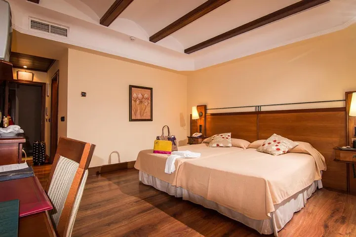 Hotel para 3 personas, con terraza - 1