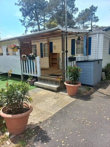 Mobil home pour 6 personnes, avec piscine et terrasse à Labenne