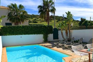 Villa voor 4 Personen in Praia do Burgau, Parque Natural do Sudoeste Alentejano e Costa Vicentina, Afbeelding 2