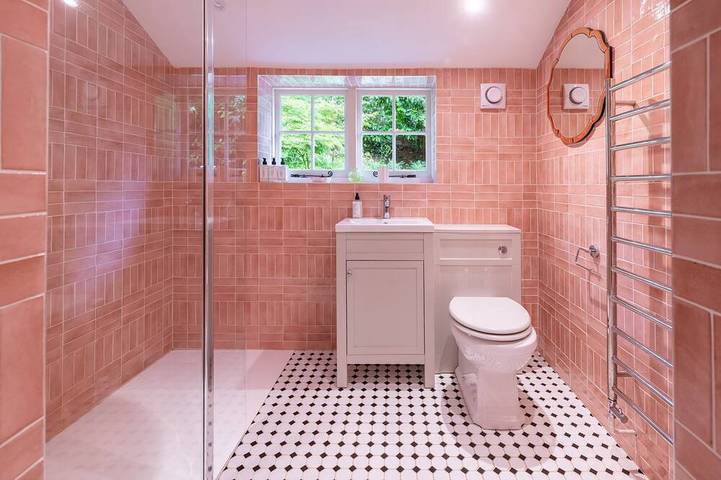 Beautifully Renovated Edwardian Gatehouse in Private Historic Country Estate in Langham (Colchester), Colchester