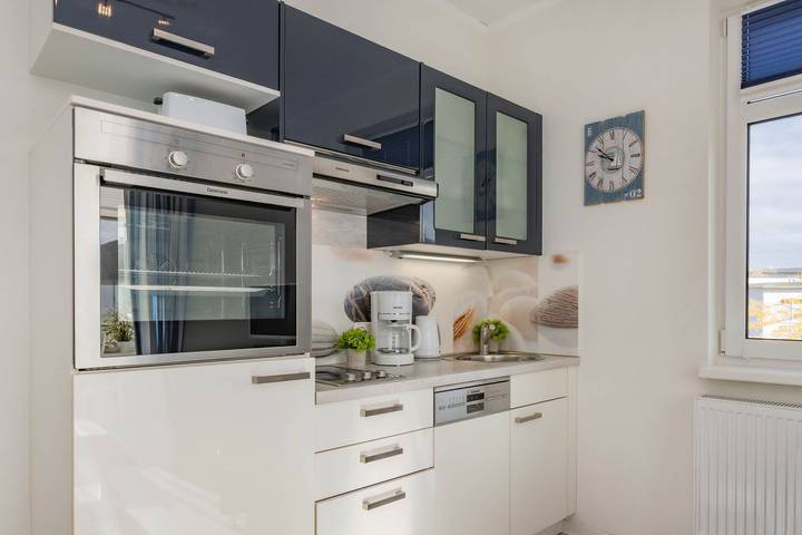 Ganze Wohnung, Maritimes Urlaubsglück – Ferienwohnung mit Balkon und Meerblick in Drei Kaiserbäder, Heringsdorf
