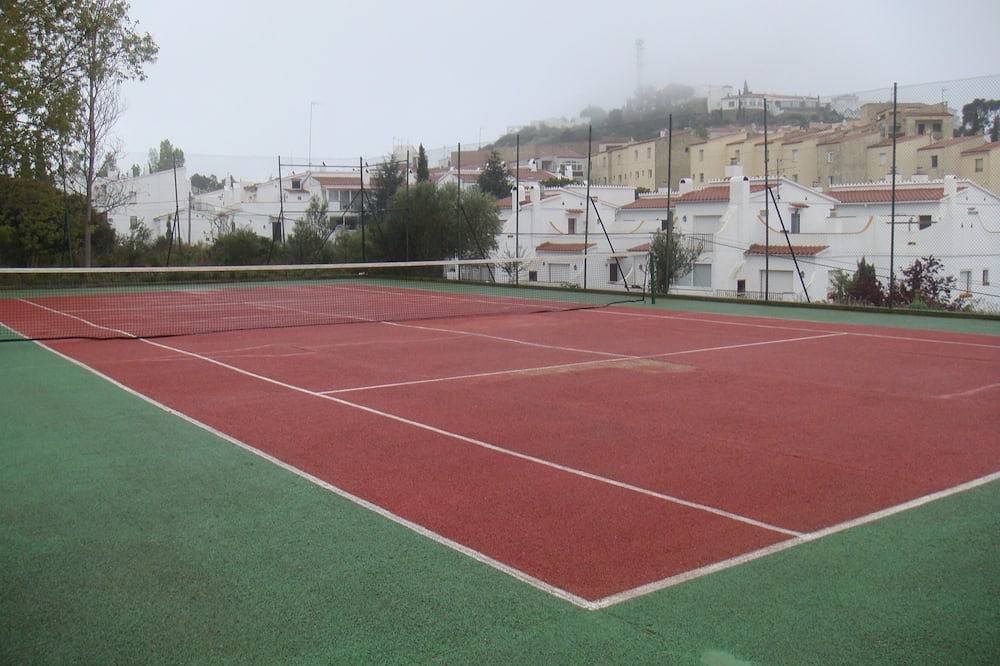 Magnifica casa en Roses con piscina y tenis. En zona del Puigrom de Rosas in Roses, Alt Empordà