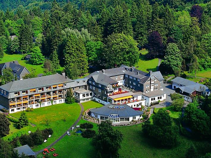 Hotel, mit Whirlpool und Terrasse sowie Garten und Pool
