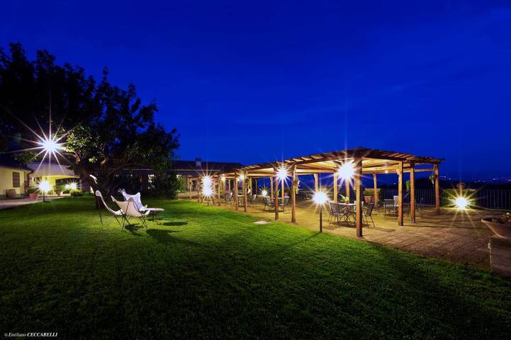 Appartamento per 4 persone, con giardino e panorama nonché piscina, con animali domestici a Castelnuovo di Porto