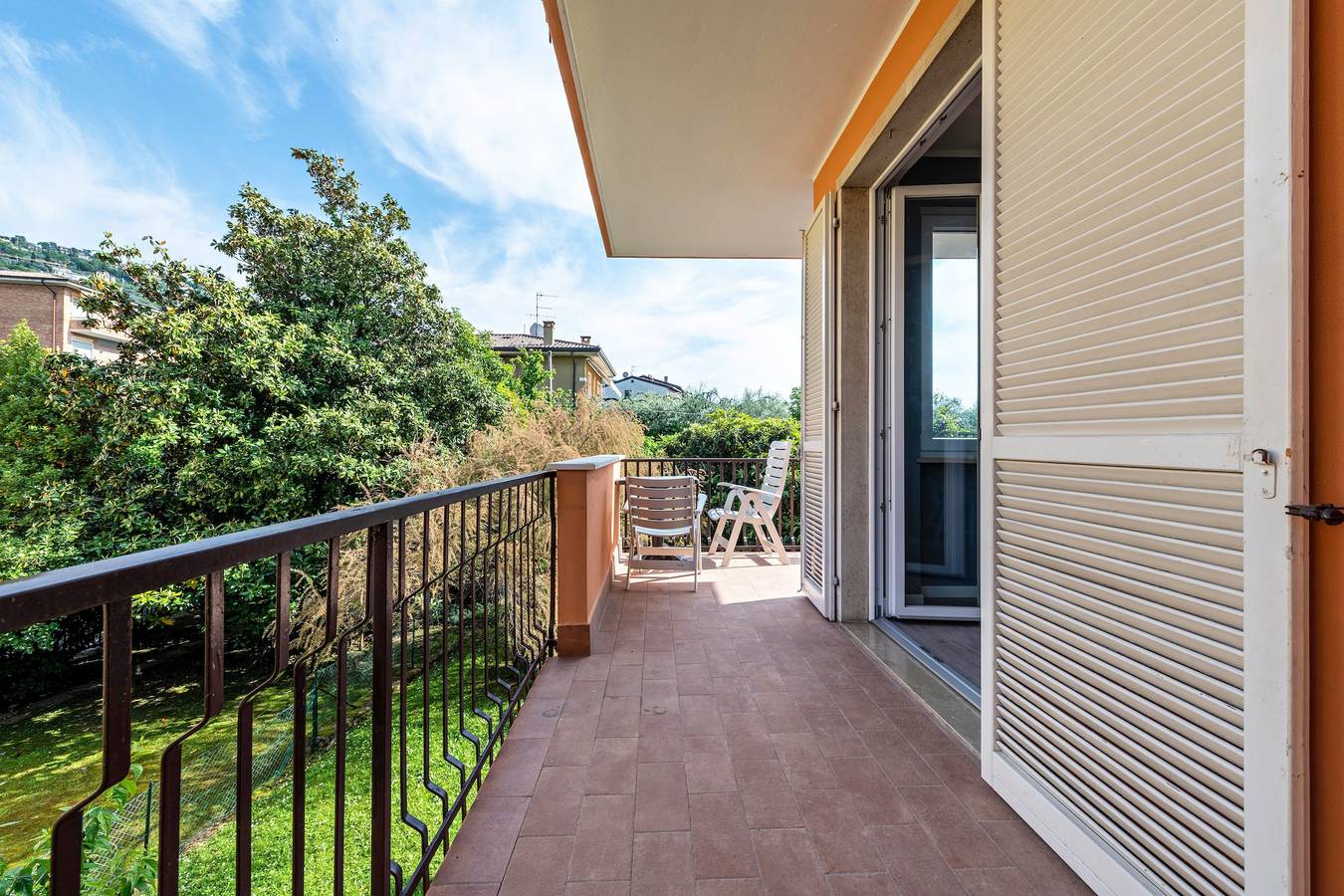 Entire apartment, Apartment 'My Town Home' with Balcony, Wi-Fi and Air Conditioning in Torri del Benaco, Garda Mountains