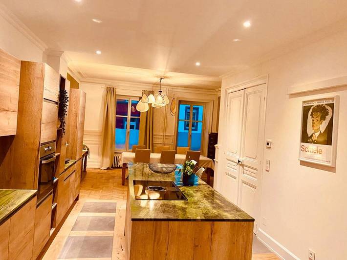 Ferienhaus für 8 Personen, mit Balkon und Terrasse sowie Garten und Pool