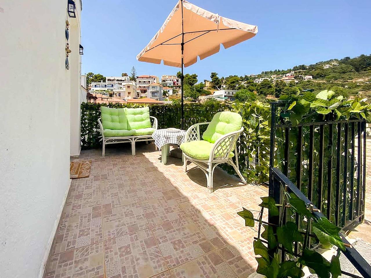 Hel leilighet, Alonnisos Beachfront Getaway - Cozy Summer Gem in Patitíri, Alonissos