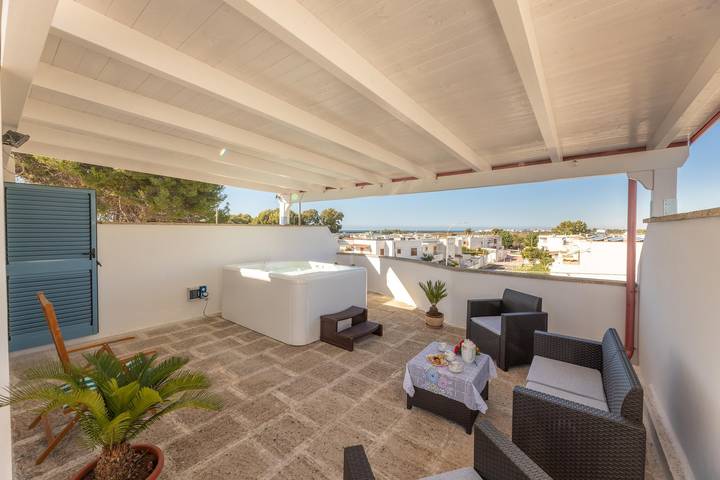 Location de vacances pour 6 personnes, avec balcon/terrasse à Lido Marini - 4
