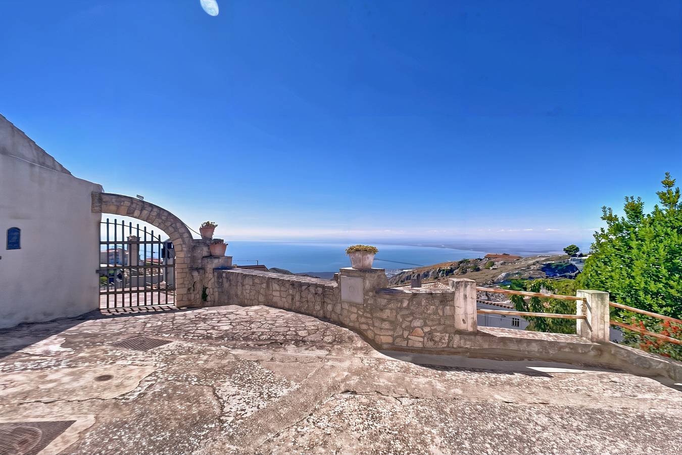 Estudio entero, Estudio 'Al Torrione 1' con vistas al mar y aire acondicionado in Monte Sant'Angelo, Gargano