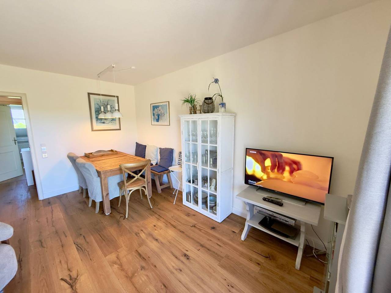 Ganze Wohnung, 3-Zimmer-Ferienappartement mit Süd-Terrasse zum ausgiebigen Sonnen in Wenningstedt, Sylt