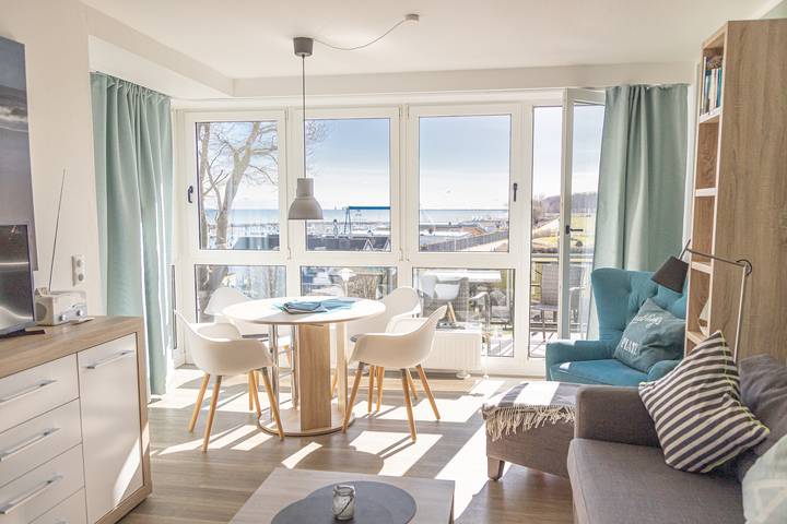 Ferienwohnung mit Meerblick für 2 Personen, mit Balkon und Seeblick in Grömitz