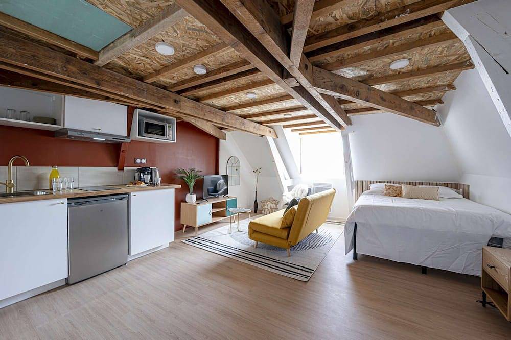 Entire apartment, Les Maisons Acajou / Charming Spicy Chalet studio in Châtellerault, Vienne