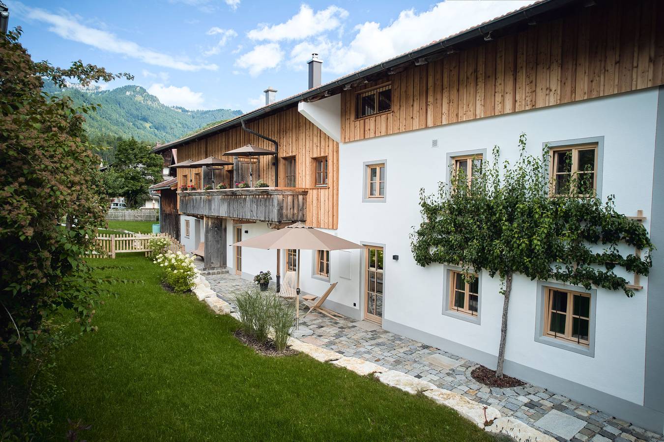 Ganze Ferienwohnung, Oida Knoglerhof - 02 Liesl, 85 qm, 2 Schlafzimmer, Balkon, Sauna, Kachelofen in Schleching, Bayerische Alpen