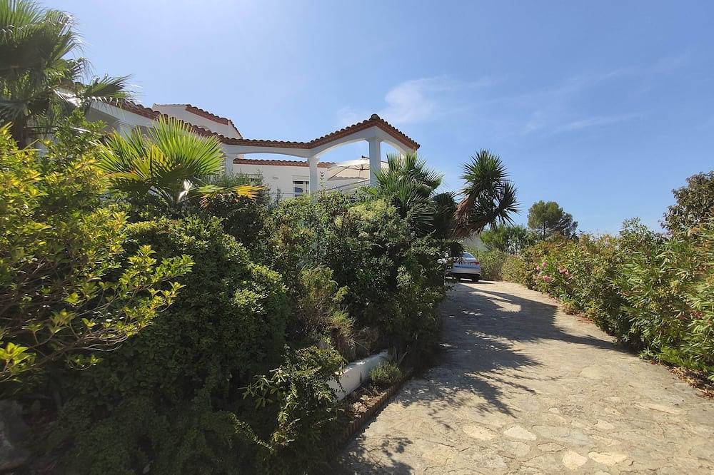 Villa destiné à 6 personnes sur 1000m2 de terrain arboré avec piscine. in Juvignac, Côte méditerranéenne (France)