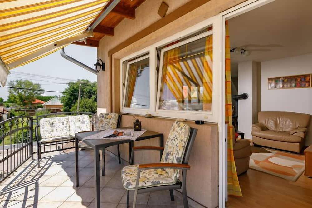Ganze Wohnung, Bocskai by Interhome in Balatonszemes, Plattensee Südufer