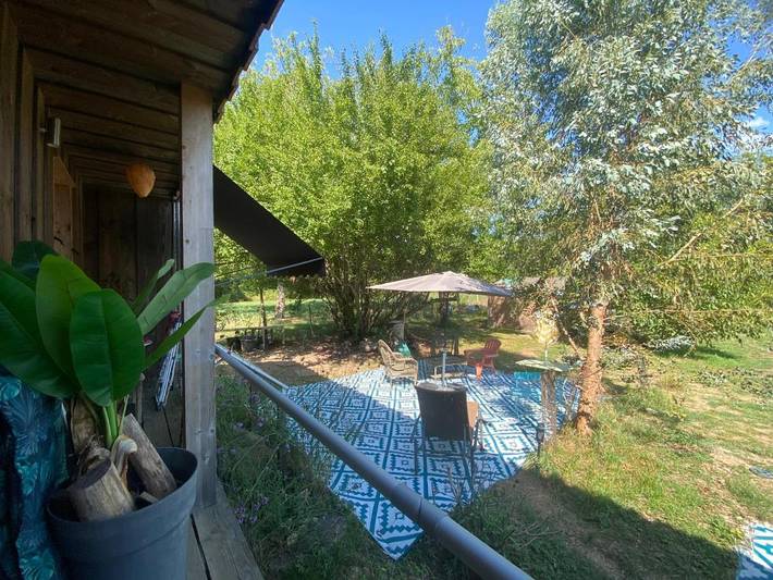 Location de vacances pour 2 personnes, avec Terrasse ainsi que Jardin et Vue à Valojoulx - 3