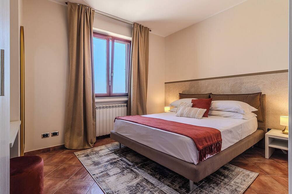 Villa Greta - Quattro Camere da Letto Villa, Ospiti Massimo 8 in Gioiosa Marea, Provincia di Messina