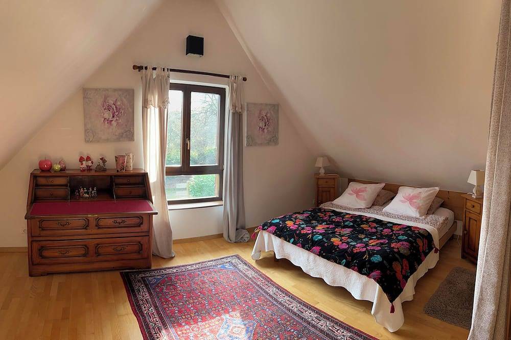 Independent lodging in a huge private park in Ribeauville in Ribeauvillé, Parc naturel régional des Ballons des Vosges