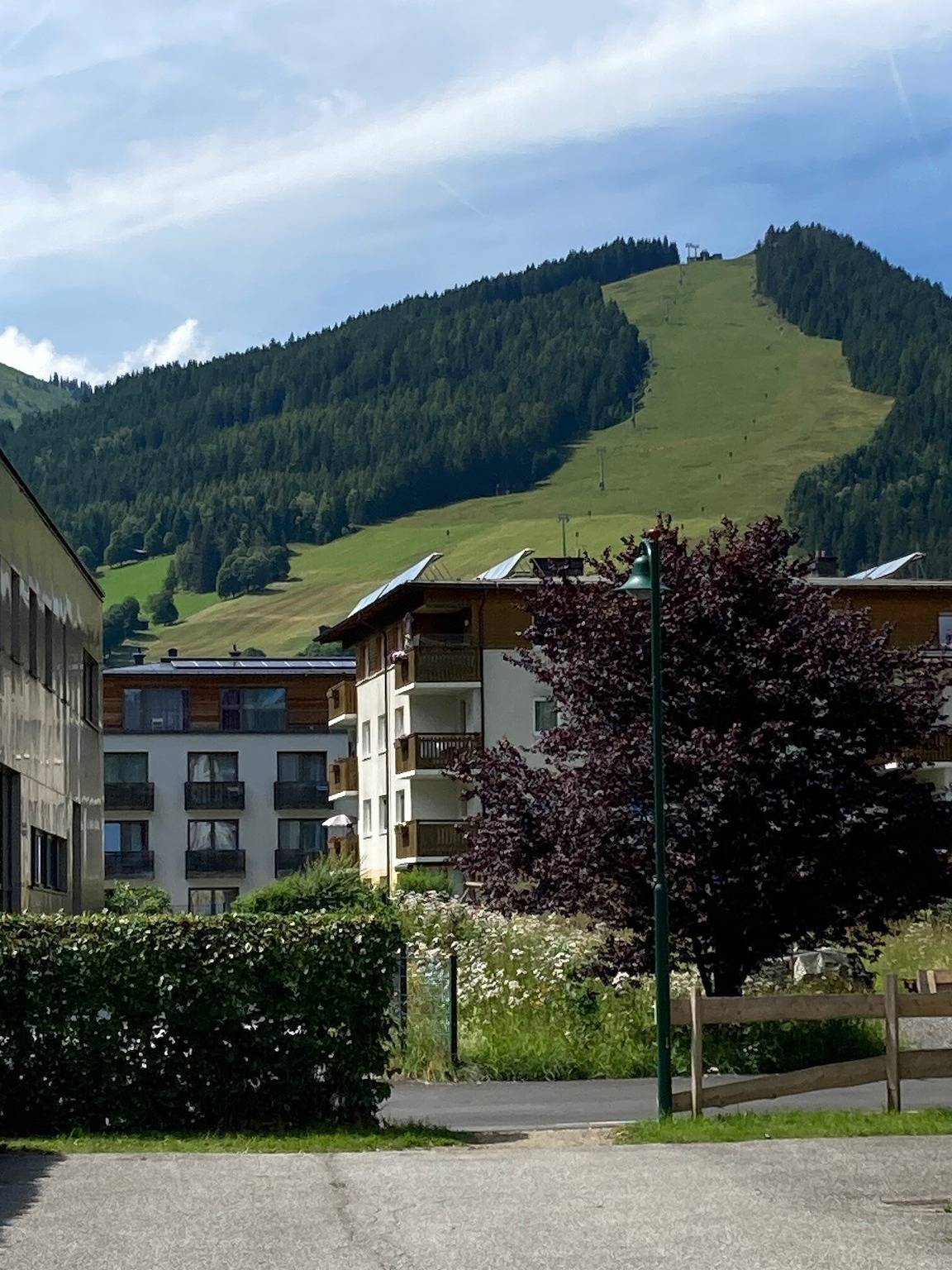 Hel lejlighed, Apartment 'Somski Saalbach' with Mountain View, Private Terrace and Wi-Fi in Saalbach, Saalbach-Hinterglemm
