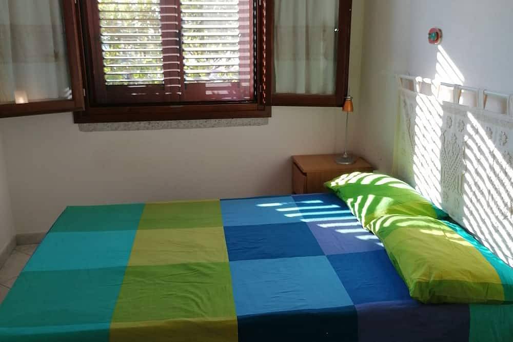 Vacation house with garden within walking distance of the beach. in San Giovanni (Nuoro), Posada