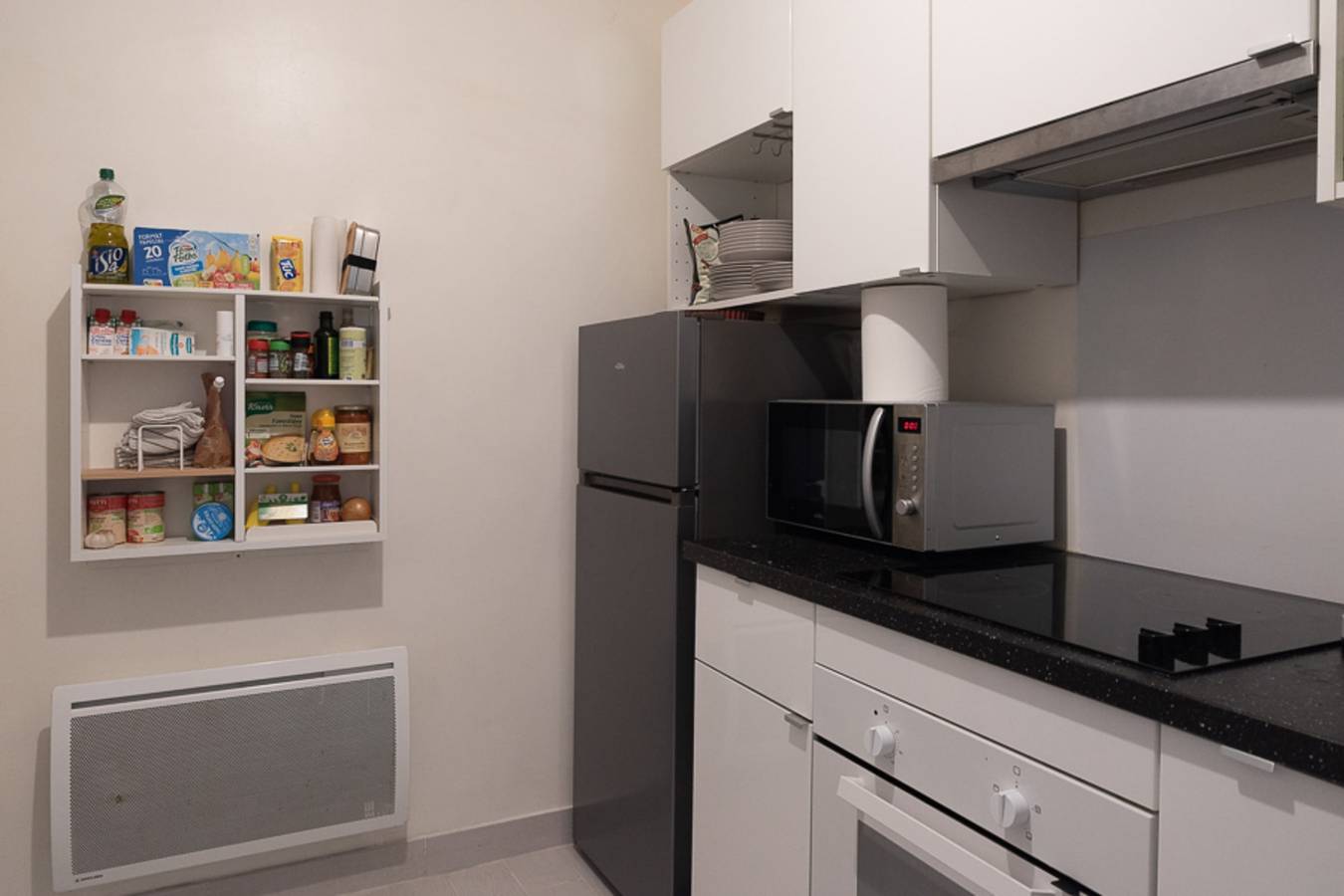 Entire studio, Charming studio near Parc Clichy in Paris, Ile de France