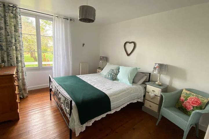 Gîte pour 8 personnes, avec jardin et terrasse à Ruffec - 2