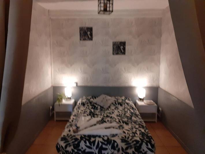 Location de vacances pour 6 personnes, avec vue et jardin dans Saint-Sernin-du-Bois - 3