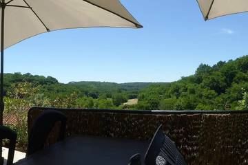 Gîte pour 6 personnes, avec terrasse et jardin à Saint-Front-sur-Lémance