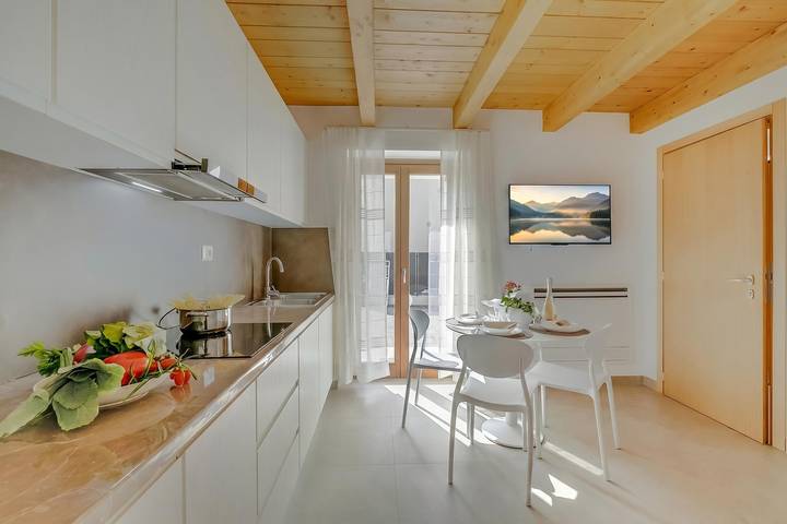 Apartamento entero, Residenza Lugana Pool & Garden in Peschiera Apt 2 in Peschiera del Garda, Montañas Garda
