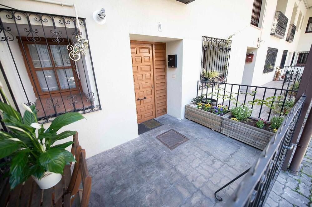 Entire apartment, White spaces El viejo Coso: with parking! in Valladolid, Valladolid Province