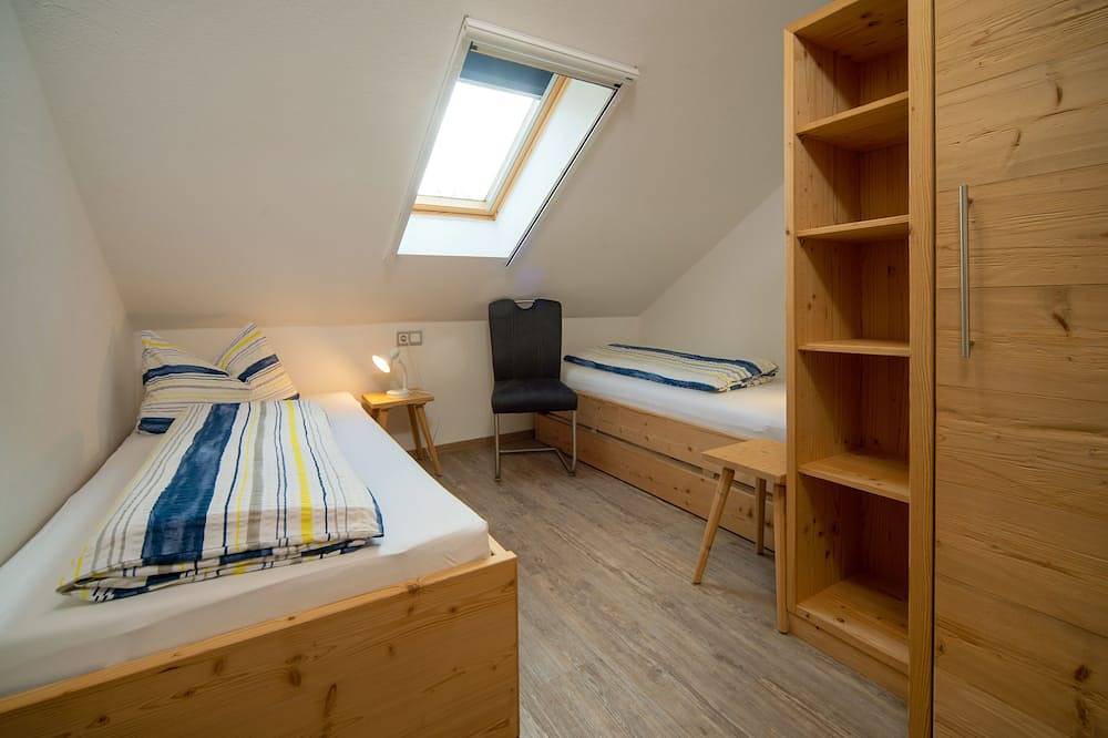 Ganze Wohnung, Familienfreundliche Fewo mit herrlichem Panoramablick, Königscard in Seeg, Bayerisch Schwaben