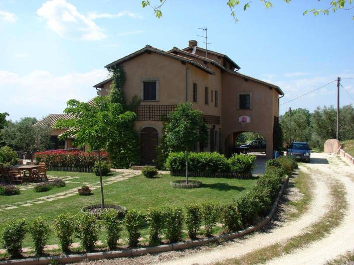 Casa vacanza per 3 persone, con Idromassaggio e Giardino nonché Panorama a Poggio Mirteto