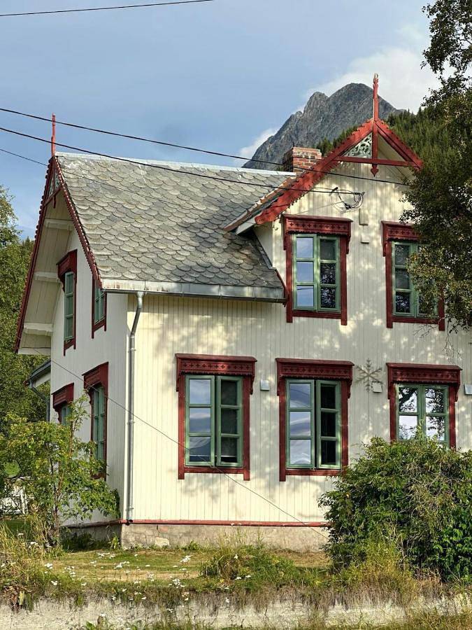 Gîte pour 8 personnes, avec jardin, animaux acceptés dans Lyngseidet
