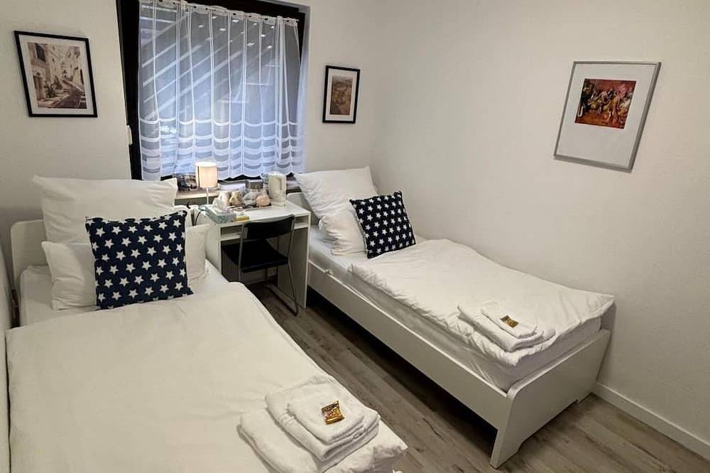 Ganze Wohnung, Quartier Wenzelnberg kleines Doppelzimmer Raum 1 in Langenfeld (Rheinland), Kreis Mettmann