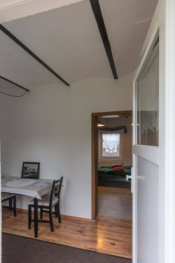 Ferienwohnung für 2 Personen, mit Terrasse und Garten