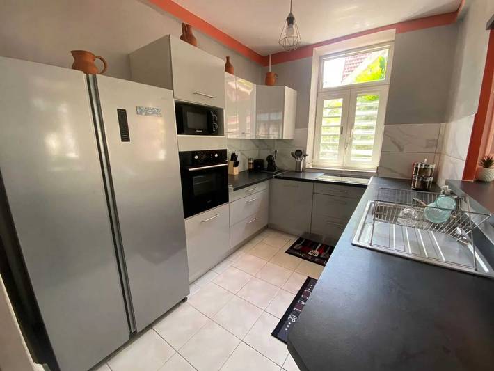 Ganze Wohnung, Geräumige Wohnung in Schoelcher mit Gemeinschaftspool in Schœlcher, Martinique