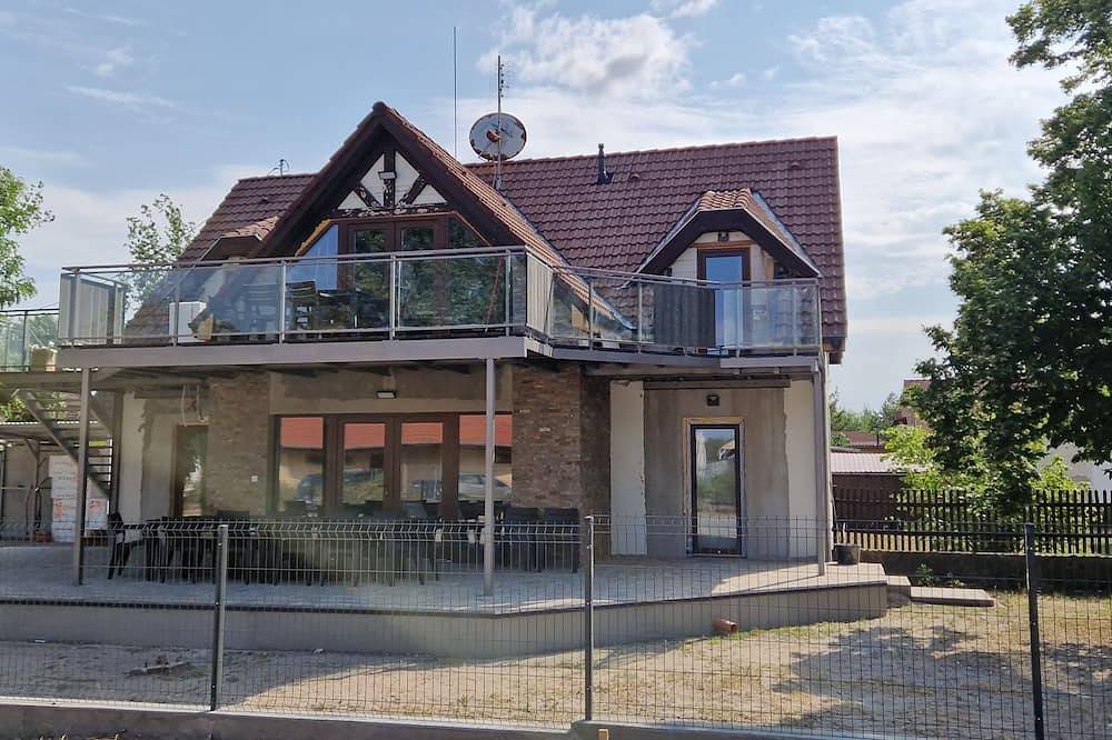 Vadvirág Villa  Soltvadkert. Vízparti panoráma . Háziállatbarát in Soltvadkert, Bács-Kiskun megye