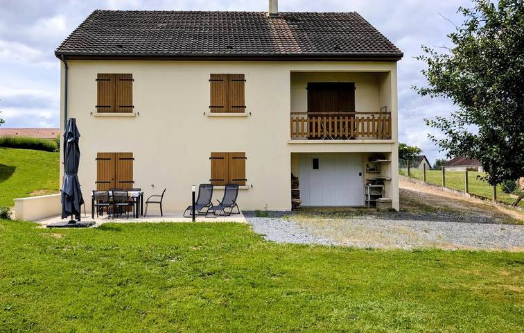 Gîte pour 6 personnes, avec jardin à Saint-Yrieix-la-Perche - 2