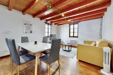 Gîte pour 4 personnes, animaux acceptés dans Office De Tourisme Lac D Annecy Rive Plein Soleil