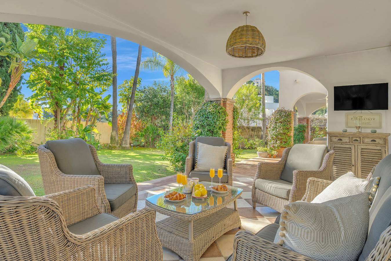 Villa La Quinta - 5 Bedroom Villa with Heated Pool in El Castillo de la Heredia, Benahavís