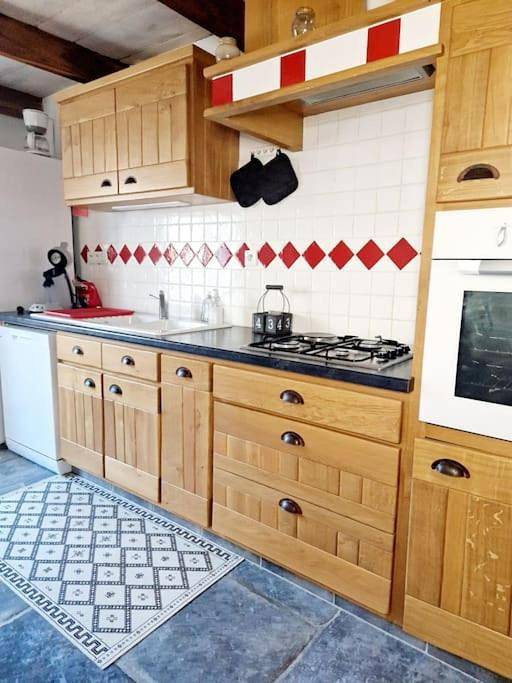 Two-Bedroom House in Saint-Amans-des-Cots, Parc naturel régional de l'Aubrac