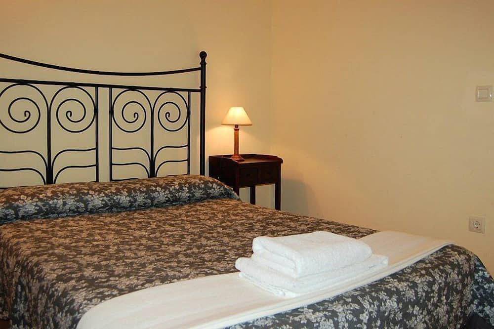 Ganze Wohnung, Ferienwohnungen Lobet - Costa Brava-Girona in Capmany, Oberampurien