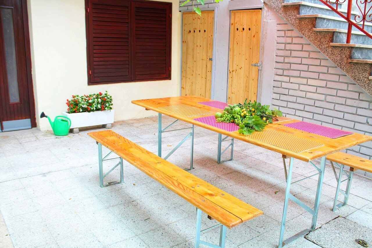 Ferienhaus mit 100 qm großer Terrasse in Grizane, Primorje-Gorski Kotar