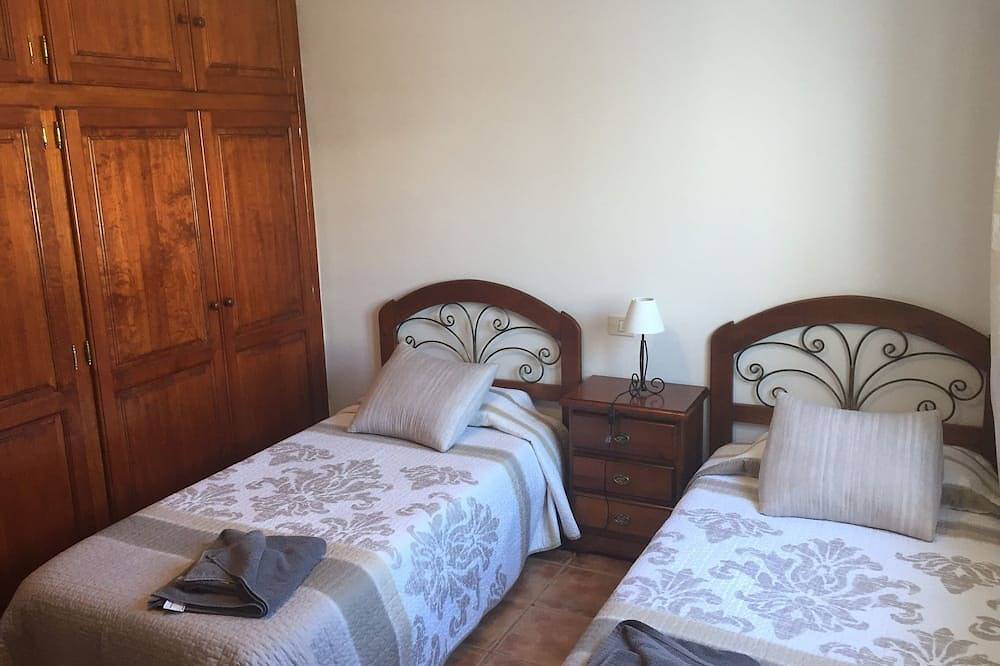 Villa - piscina privada climatizada, a 5 minutos en coche de Puerto del Carmen in Mácher, Tías