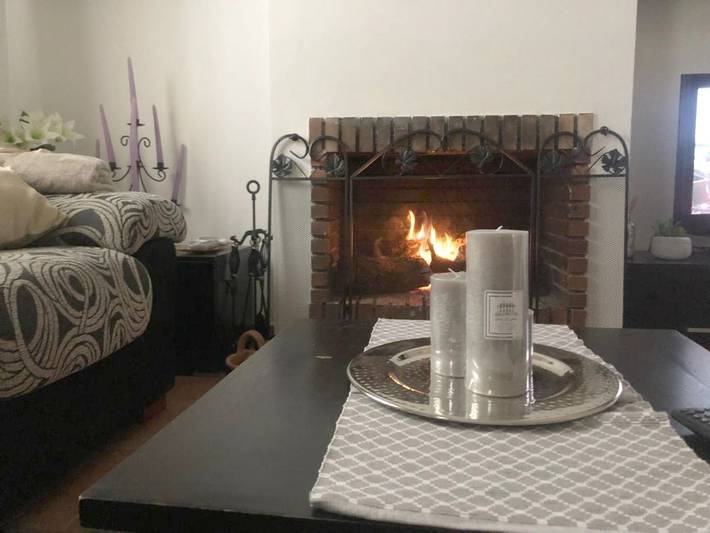 Casa rural para 8 personas, con jardín además de vistas y piscina en El Real de la Jara