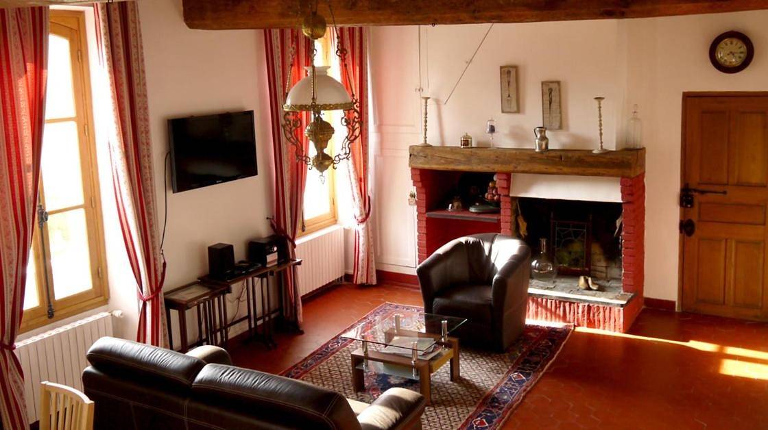 Two-Bedroom House in Aulnoy, Seine-et-Marne