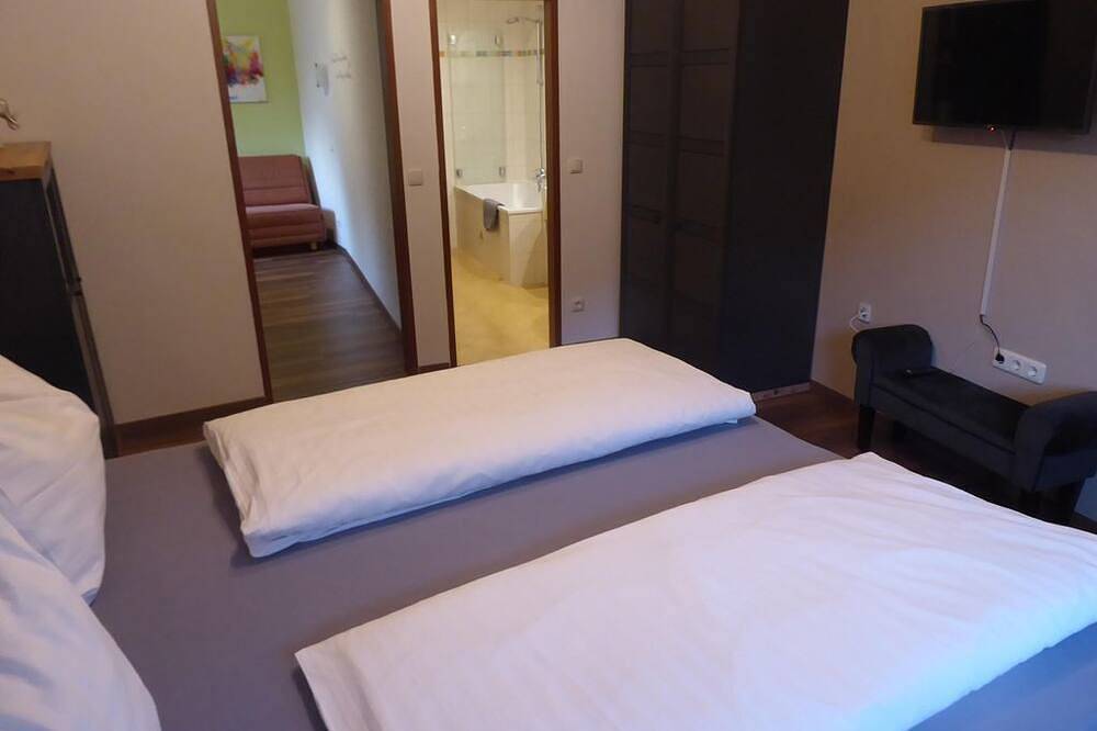 Appartement/Fewo, Badewanne, 2 Schlafräume - Gasthof Blasl in Losenstein, Steyr-Land