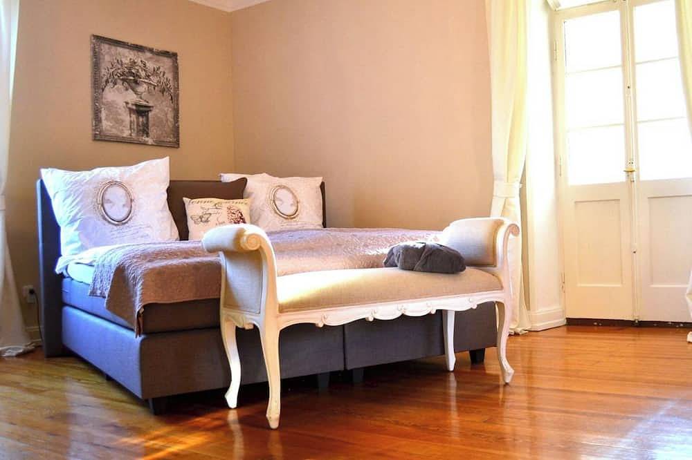 Ganze Wohnung, Villa Eselsfürth - Die Shabby-Chic Ferienwohnung in Kaiserslautern, Saar-Nahe-Bergland