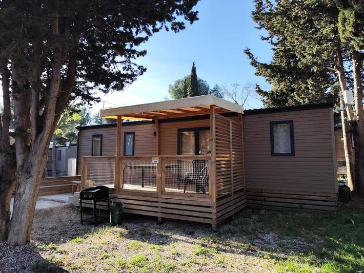 Camping pour 6 personnes, avec piscine et terrasse, animaux acceptés