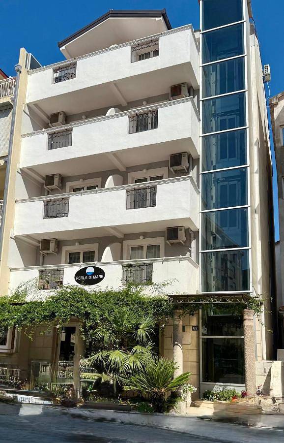 Hôtel pour 3 personnes, avec balcon ainsi que jardin et vue